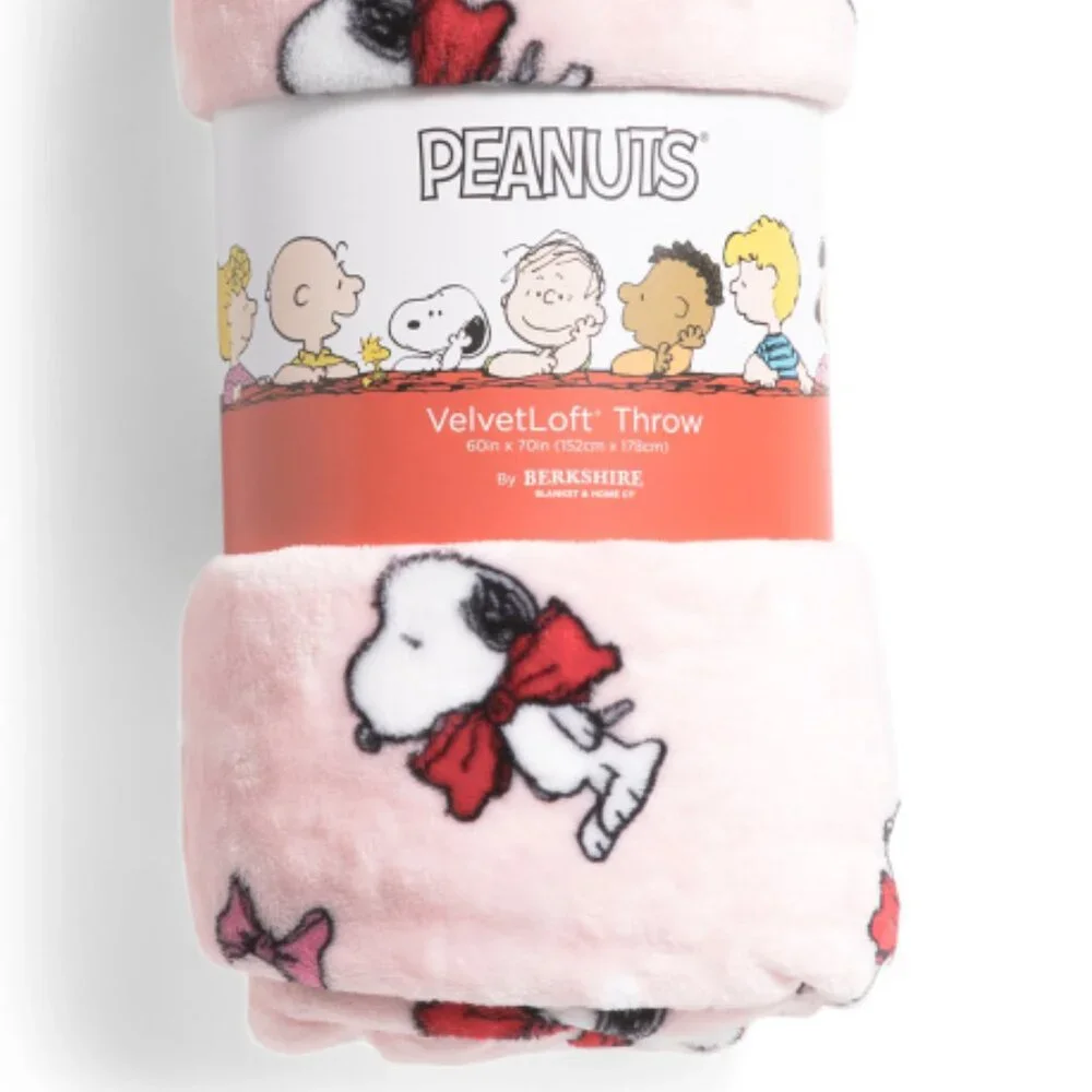 Peanuts Snoopy Big Holiday Red Bow Christmas Plush Throw Blanket 60